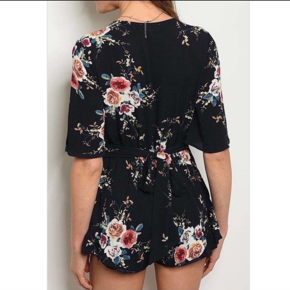Floral Vneck Romper Shorts - Picture 3 of 7
